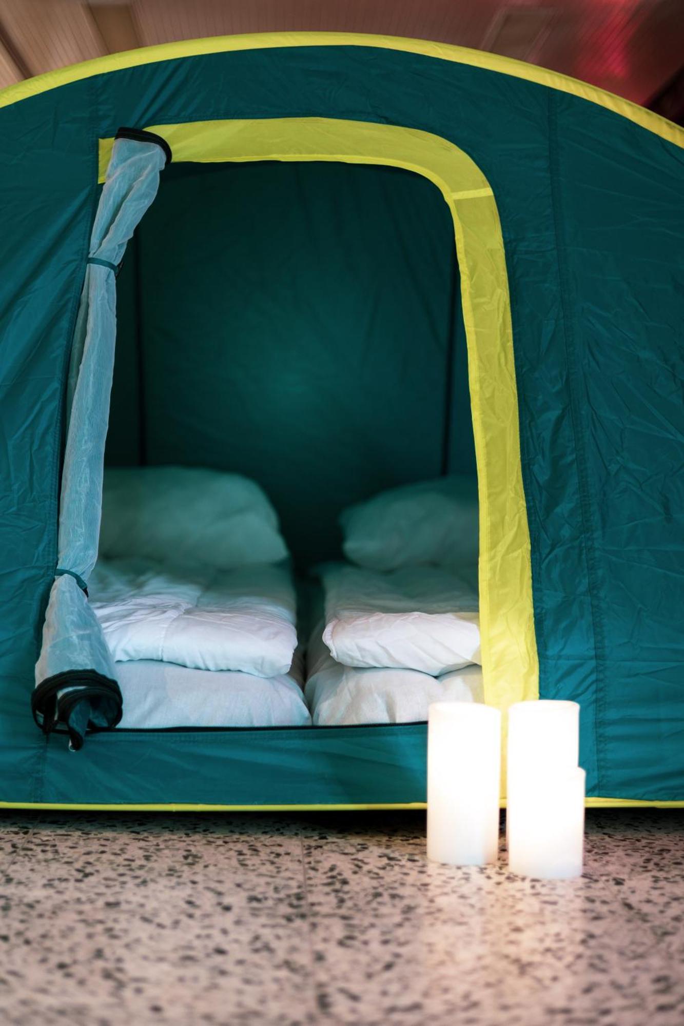 Indoor Camping Helsinki Hotel Exterior foto