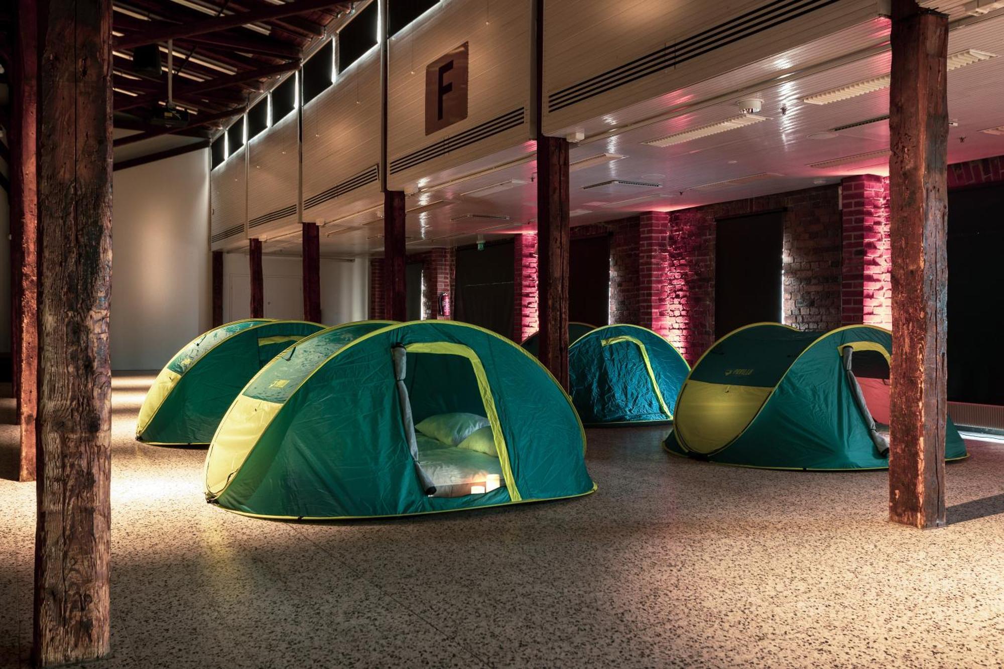 Indoor Camping Helsinki Hotel Exterior foto